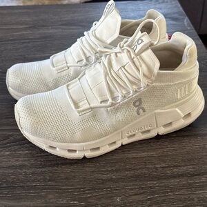 Women's Cloudnova Low Top Running Sneakers